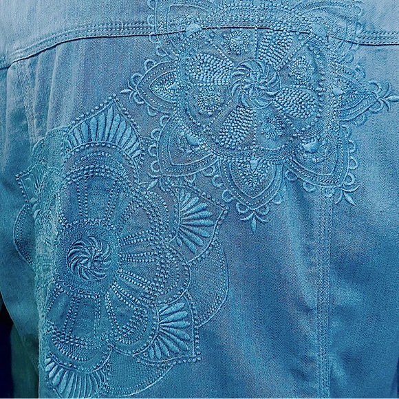 EUC! CHICO’S TEAL BLUE EMBROIDERED JACKET - Picture 8 of 9